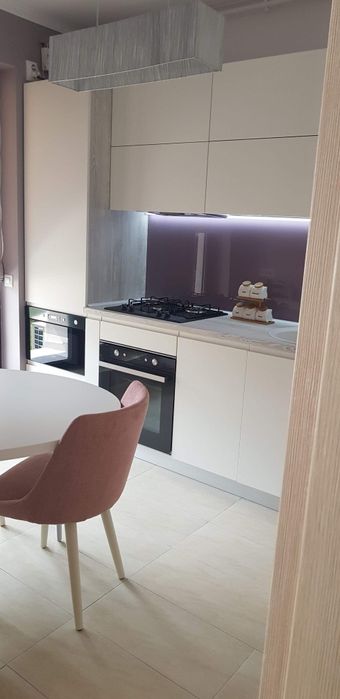 Vând un apartament de 3 camere,  la parter, în cartierul Greenfield