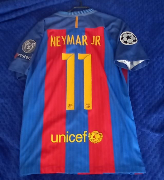 Оригинални футболни тениски