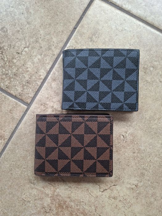 Vand portofele stare noua