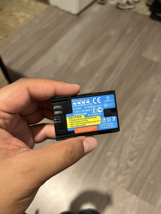 Продам батарейки от Canon LP-E6N