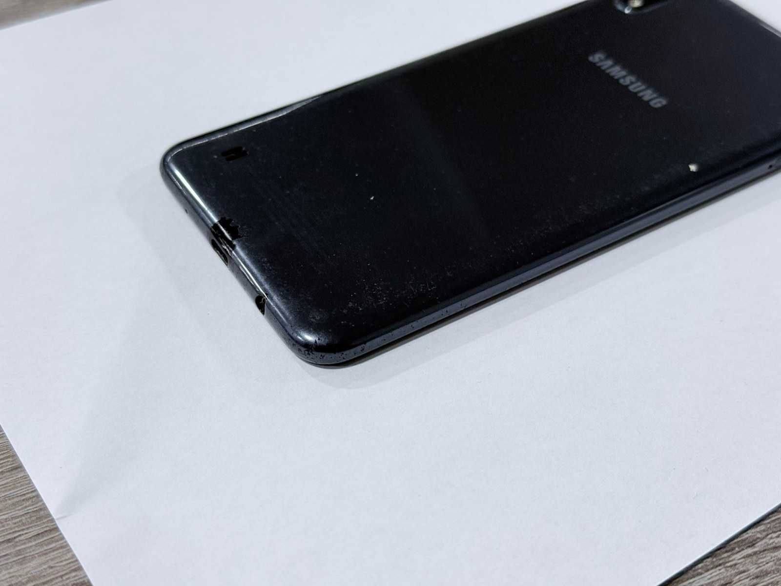 Продавам Samsung A10