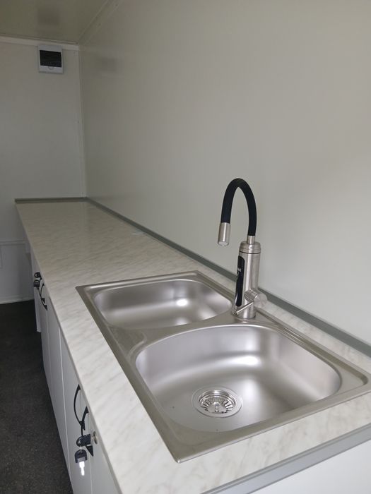 Vând rulota comerciala noua an 2025,preț 7000 euro tva inclus negociab