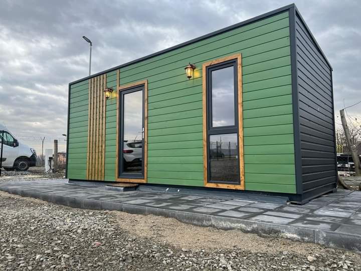 Case modulare tip container, pe structura de lemn, sau metal