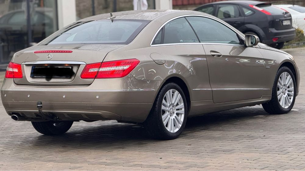 Mercedes E 220 Coupe 204 CP automat