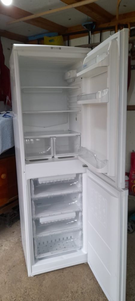 Combina frigorifica Indesit [308 litri]