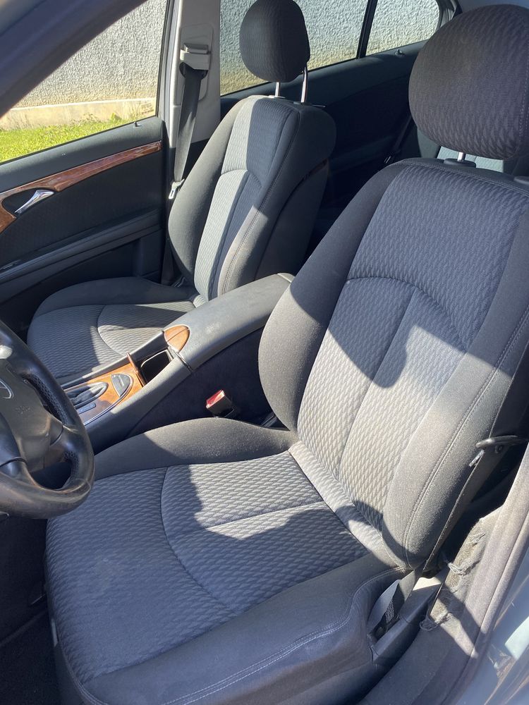 Mercedes-Benz E220