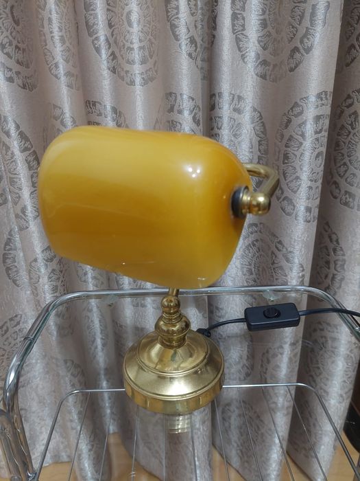 Veioza, lampa electrica veche
