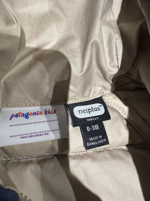 Combinezon ski bebe 0-6 luni Patagonia pret magazin 850 lei puf gasca