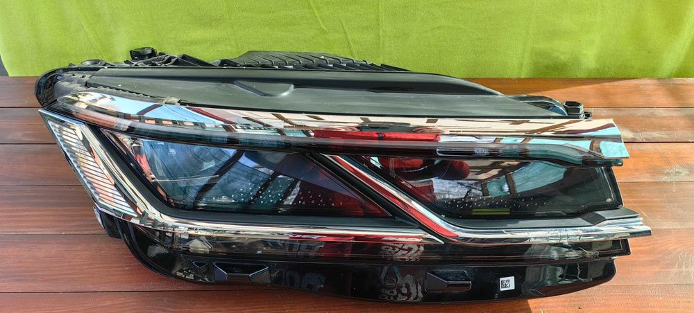 Фар за VW Touareg III / ВФ Туарег 3