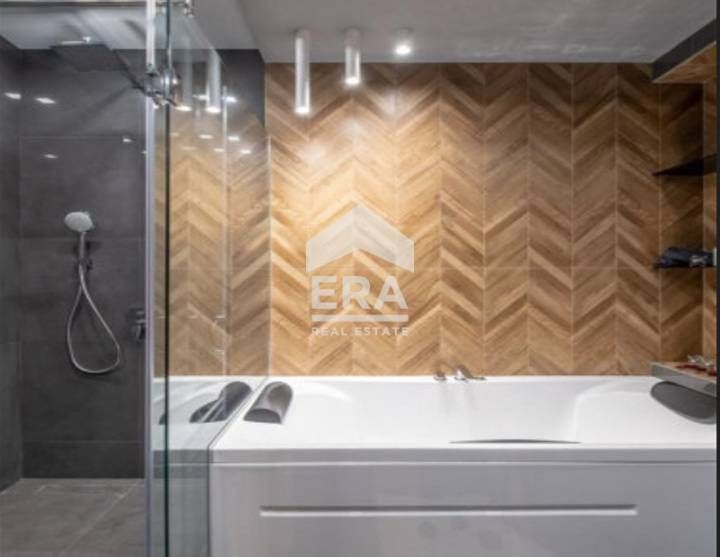 Продава се Тристаен апартамент в София, Център - 105 кв.м за 2761 €/кв.м - Снимка #10