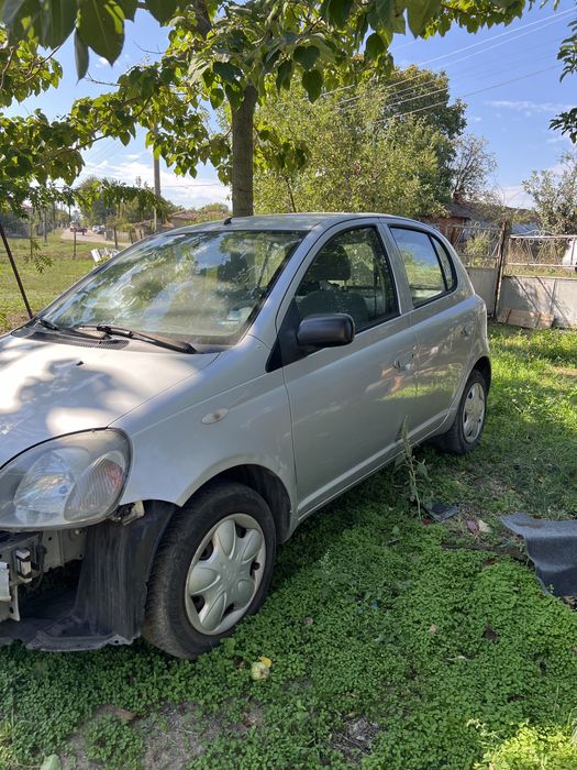 Toyota yaris 1.0 на части