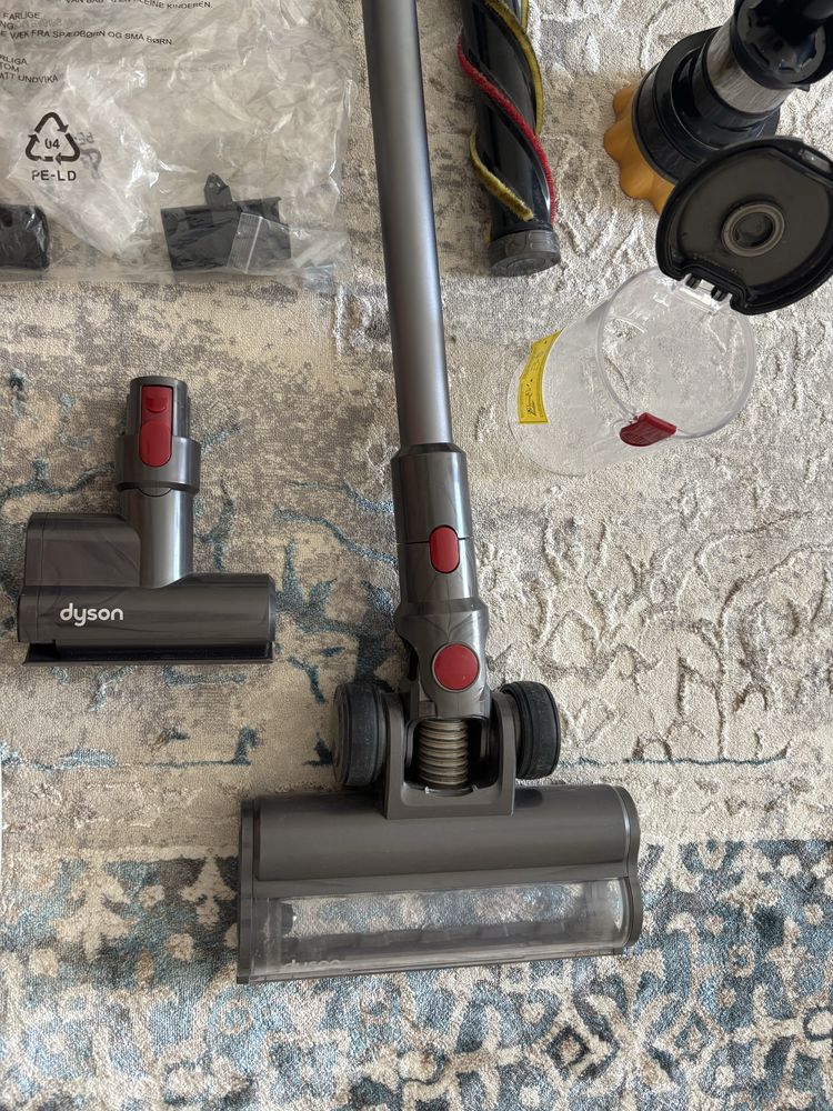 Пылесос Dyson V15 Detect absolute
