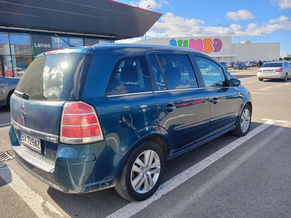 Vând Opel Zafira