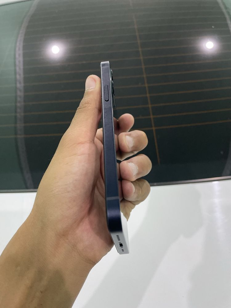 iphone 12   hotira 64 battereka 85%