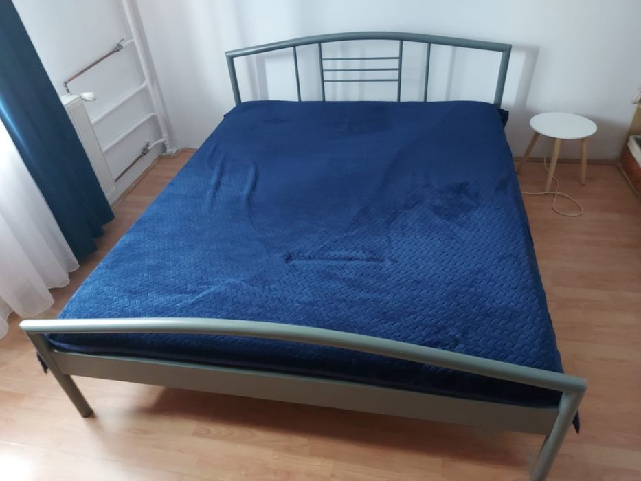 Pat 160x200 cm cu somiera și saltea