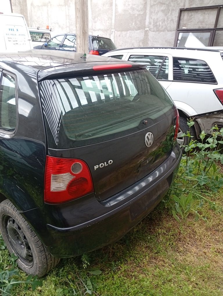 Dezmembrez Volkswagen polo 1.4 benzina an 2004 Orice piesa