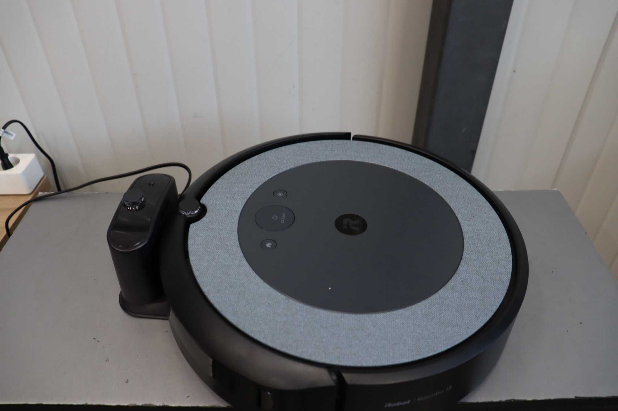 Прахосмукачка робот iRobot Roomba i3