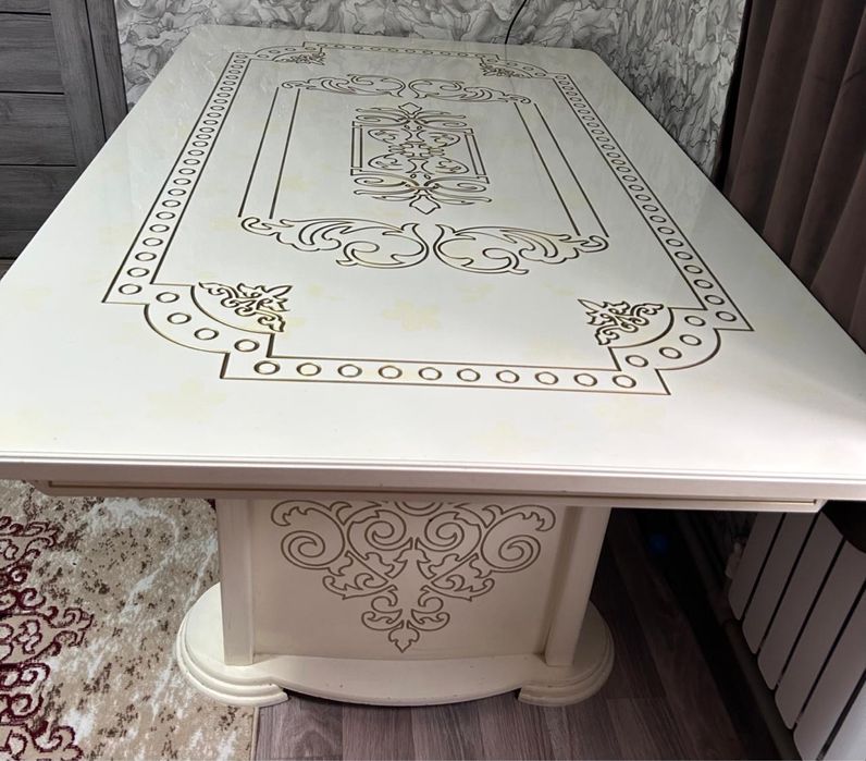 Кухоный стол.