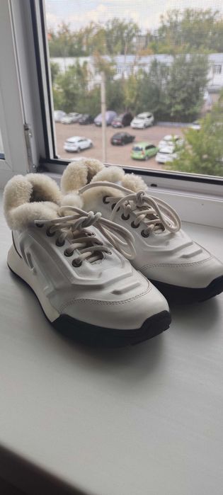 кроссовки зима размер 38 ,пр-во Турция