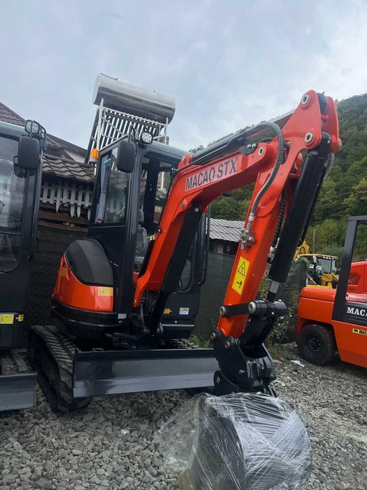 Miniexcavator Macao STX26