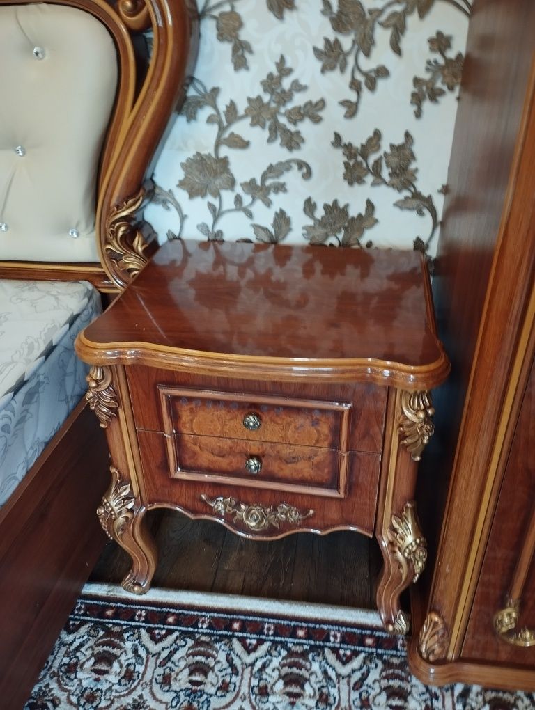 Spalni garnitur dubayiski sotiladi