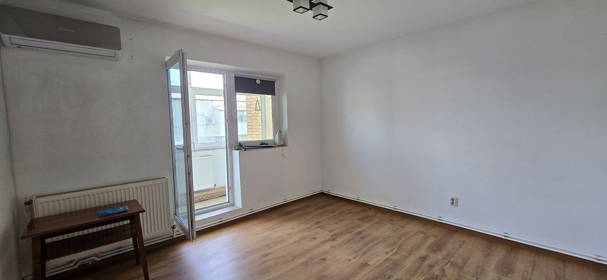 De vânzare garsoniera str. Cornisei