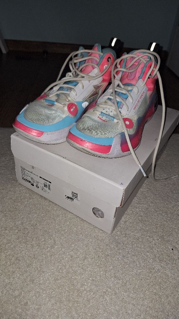 Adidași baschet Way of Wade 10
