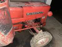 Vând tractor McCormick 323 + cositoare