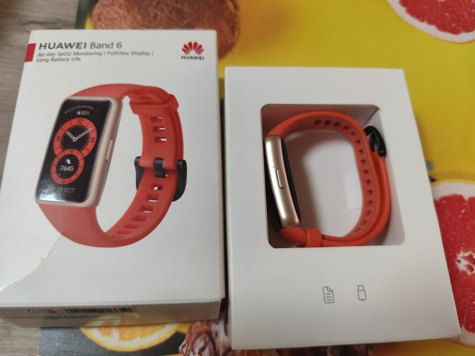 Huawei band 6 смарт часовник