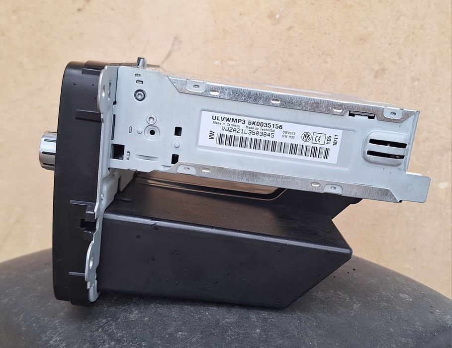 Vând cd pleyer  Volkswagen golf 6 .Funcționează perfect.  100  lei Neg