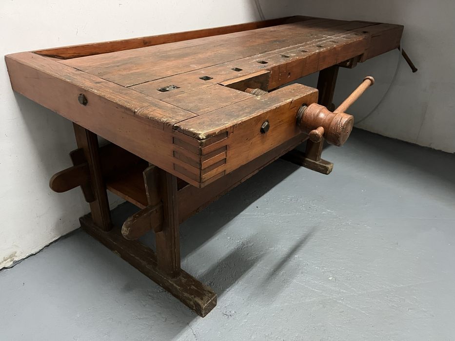 Masa clasica de tamplarie