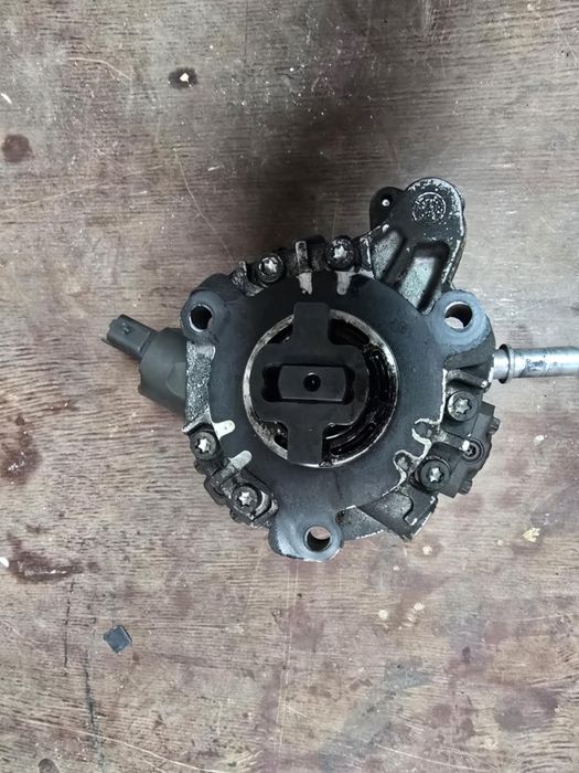 ГОРИВО Н. Помпа.