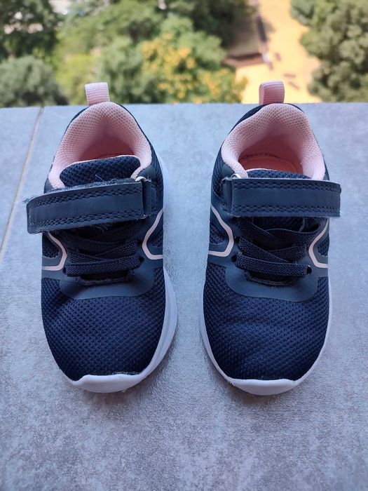 22 ном Примарк маратонки, обувки и Сандали тип джапанки