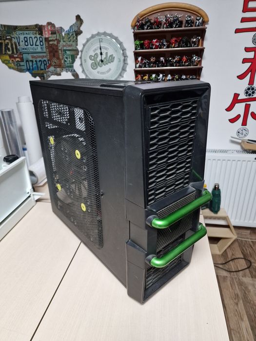 Carcasa pc gaming
