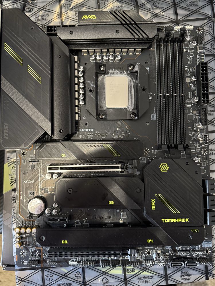 Продам комплект i9 14900Kf + msi mag z790 tomahawk MAX wifi ddr5