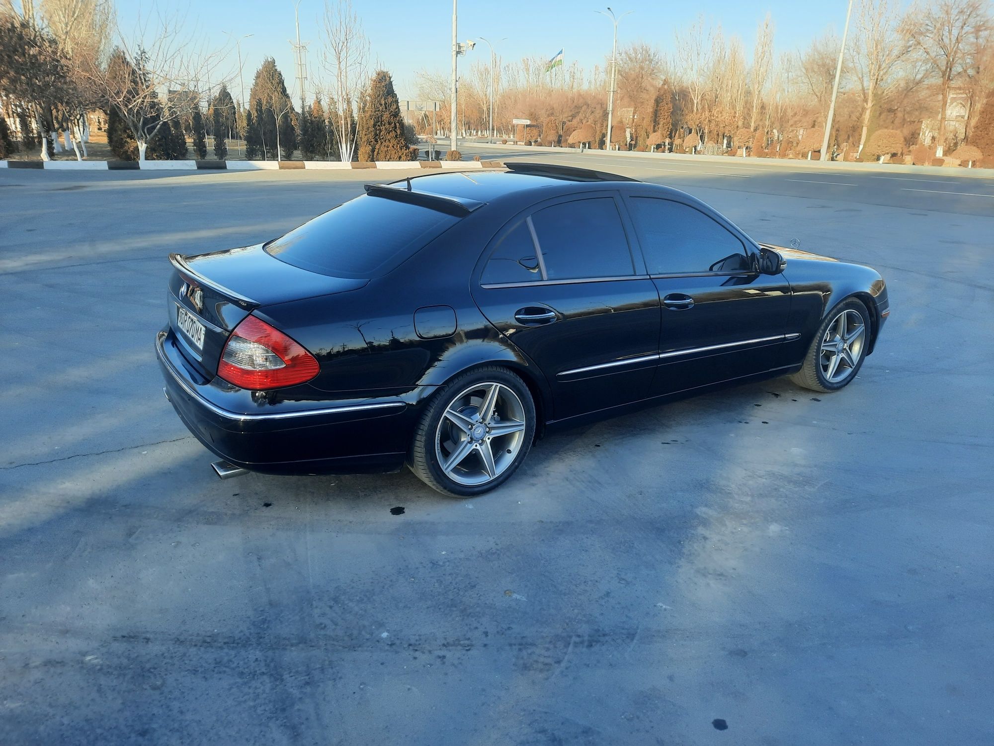 Mercedes-benz  w211  E320  год выпуска 2003. Цена 20.000 $