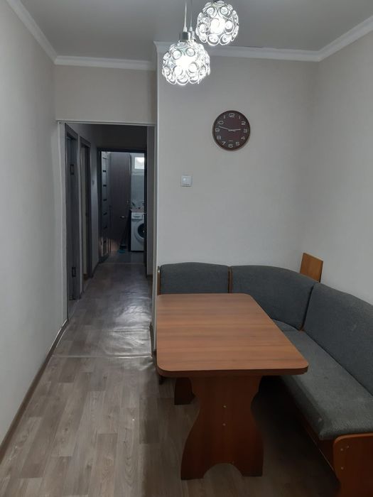 3-комн., 3 мкр. (23 дом), 3 этаж (кирпич, улучшенная)