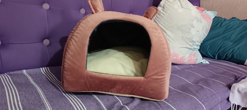 Лежанка для кошек или собак