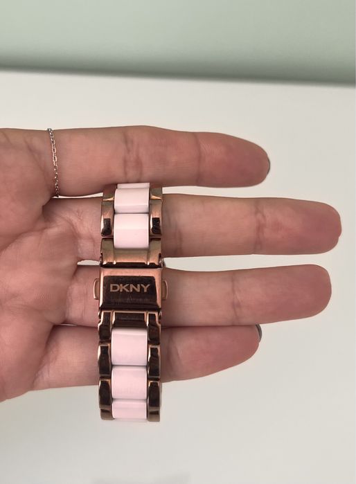 Ceas dama DKNY alb/ auriu