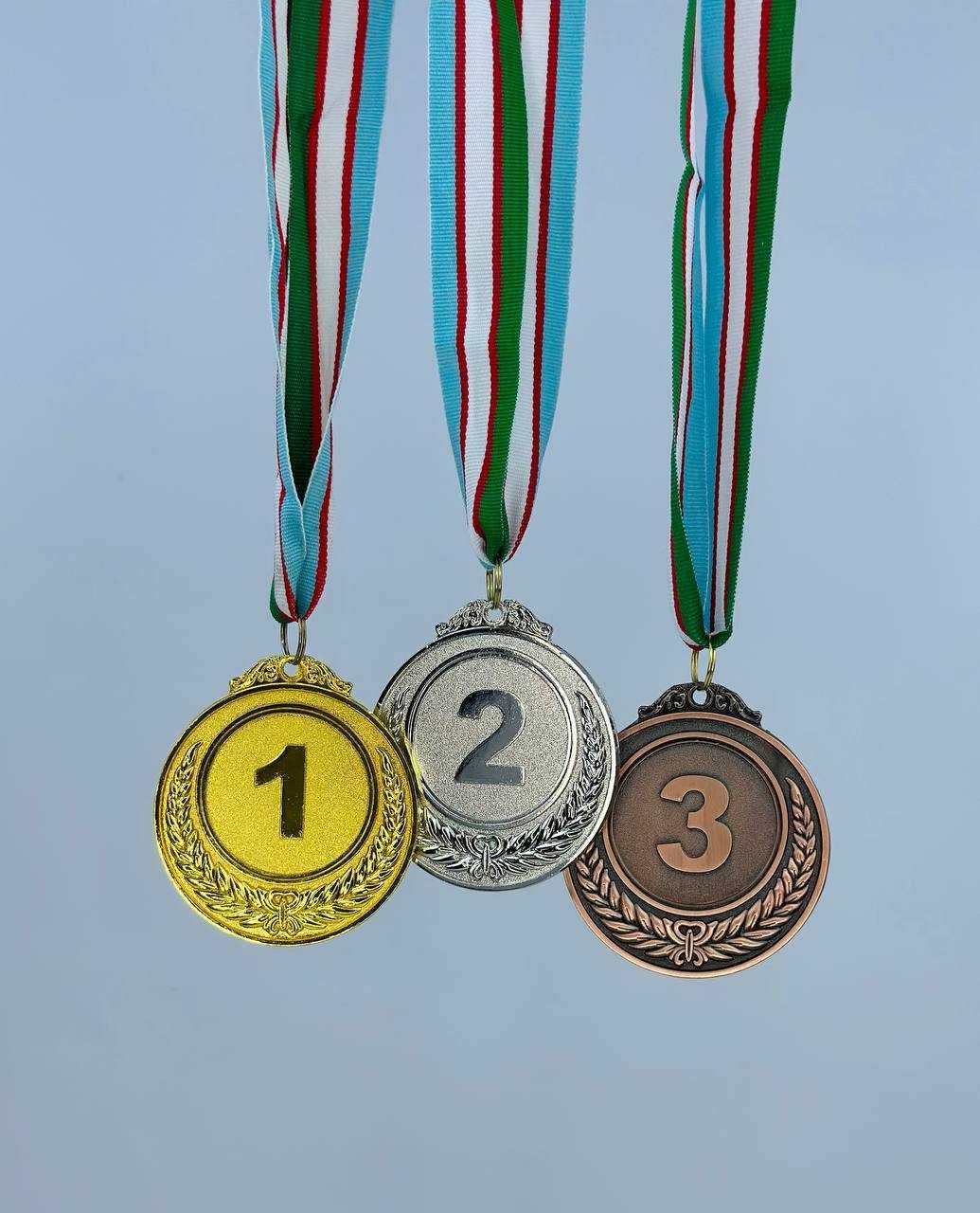 Медаль. Medal. Sifatli komplekt medal. SKIDKA. Dastavka bor