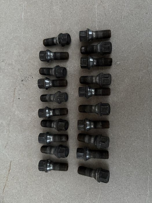 Оригинални болтове за мерцедес