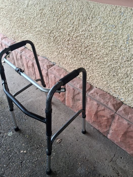 Cadru de mers în stare foarte bună