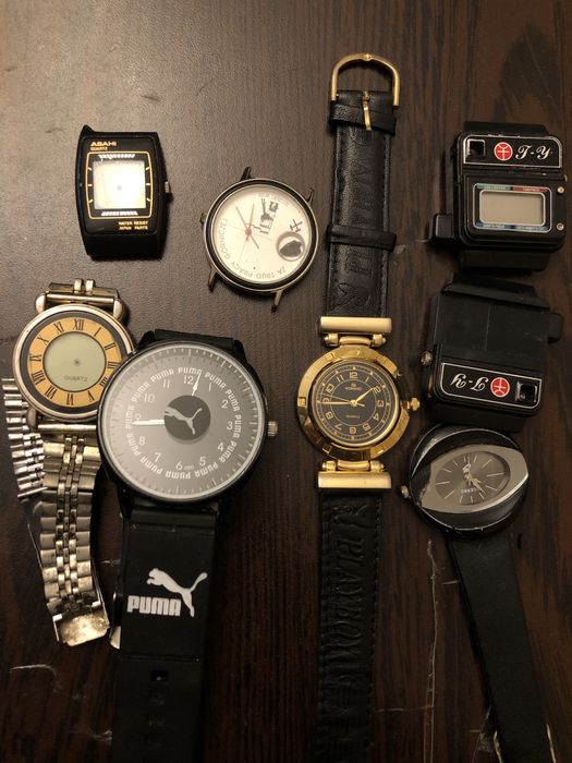 Часы разные.