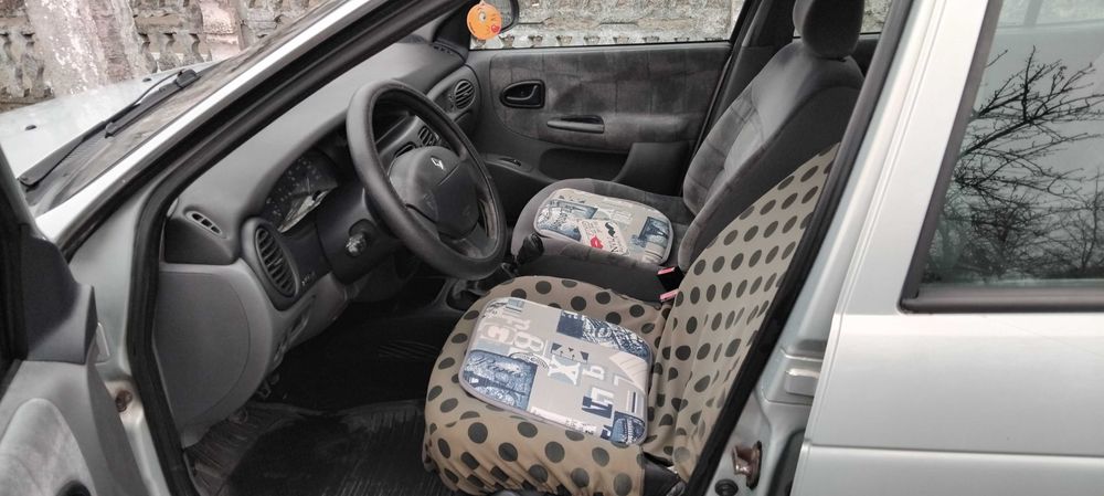 Renault. Megane. Benzină.