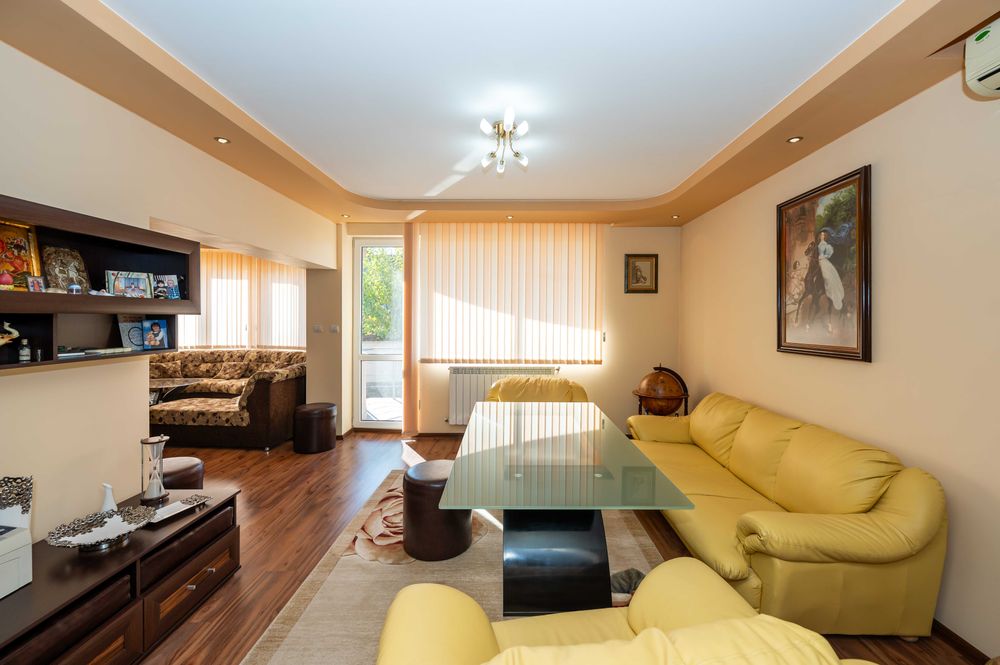 Просторен и изключително перспективен имот с. Граф Игнатиево