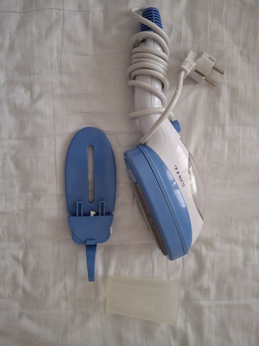 Паровой утюг  компактый