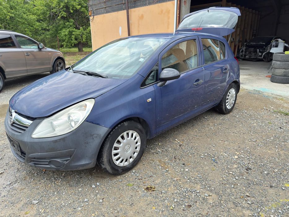 Opel Corsa D на части