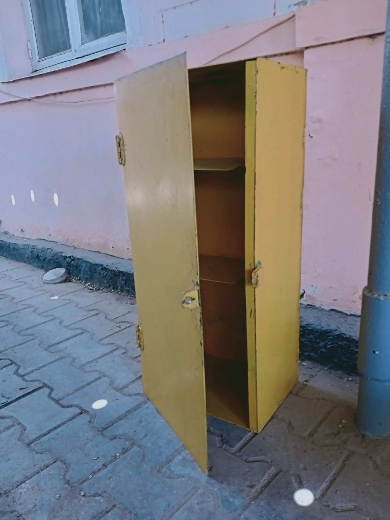 Шкаф металлический