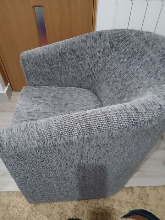 Vand 2 fotolii, sunt noi.