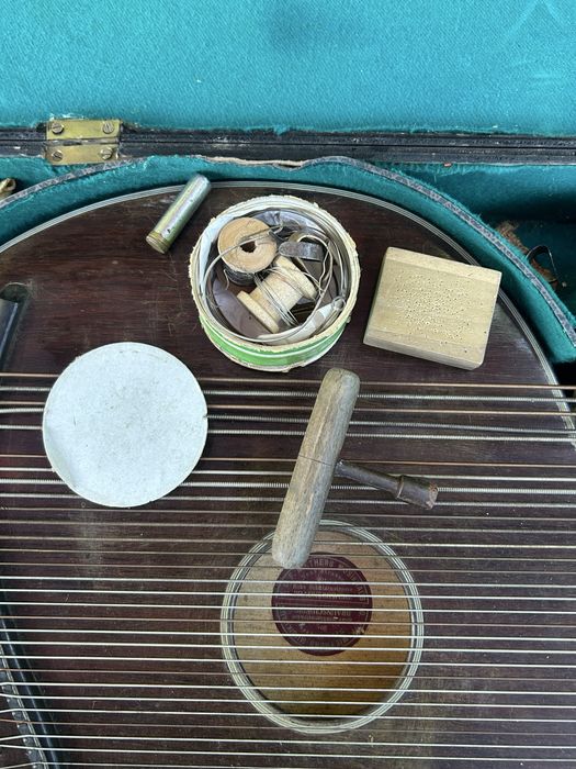 Țitera instrument muzical